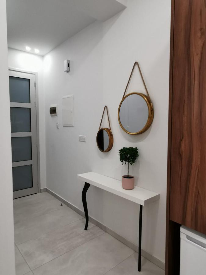 Skin Suites-Luxury Living Никозия Екстериор снимка