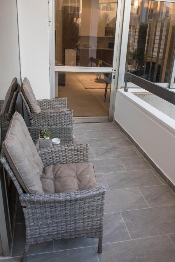 Skin Suites-Luxury Living Никозия Екстериор снимка